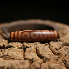 Load image into Gallery viewer, Wealth Magnet Seven-Eye Dzi Pendant